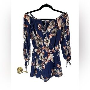 One Clothing Blue Floral Romper Size Small Spaghetti Strap Cold Shoulder Lined